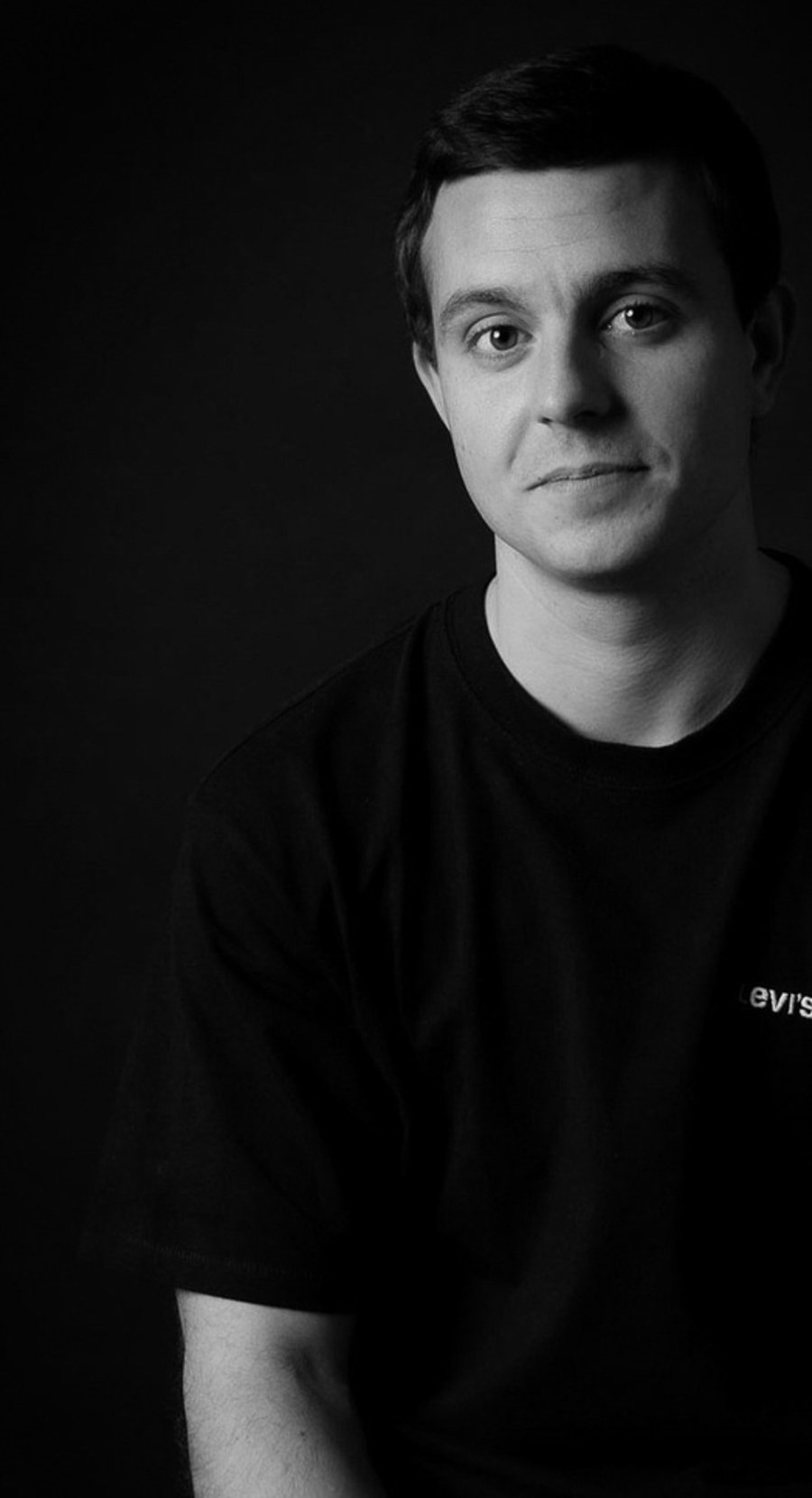 Retrato en blanco y negro de un integrante de Cosa de Dos